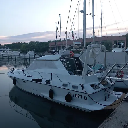Boat Grado Botel *